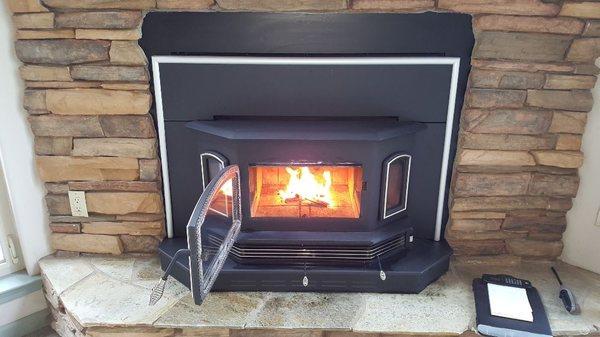 Quadrafire wood insert, we were draft testing this fireplace for smoke spillage.