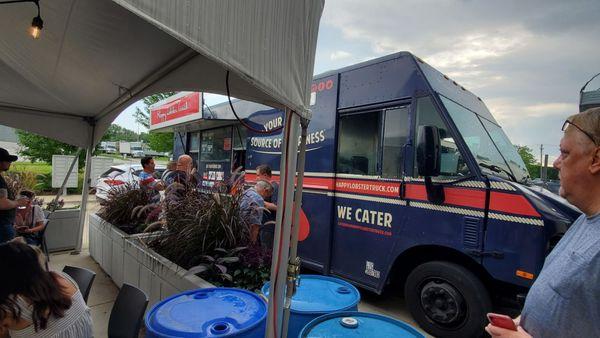 Happy Lobster truck at Alter Brewing in Diwners Grove.