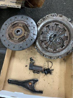 Bad parts Nghia showed me! Bye bad clutch.