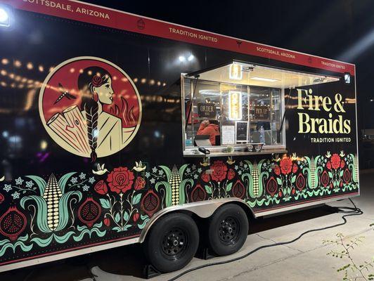 Beautiful food truck that serves TOP NOTCH food made with absolute love.