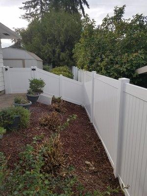 Vinyl Fence with Gate