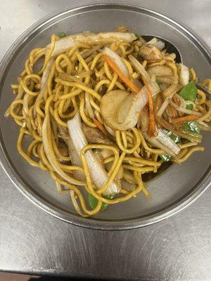 Vegetables lo mein