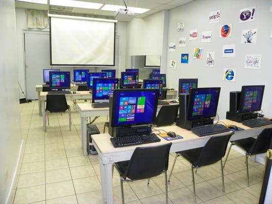 Salon de Clases - Clases de Computacion en Los Angeles California