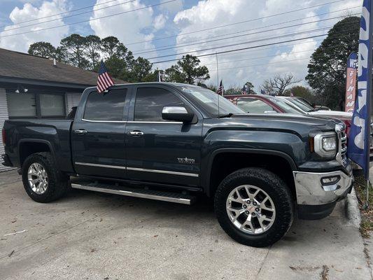 Lone star Chevrolet sucks regret buy anything from them glad I didn't buy the second one they don't deserve the business