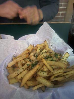 Garlic fries- crispy and hot