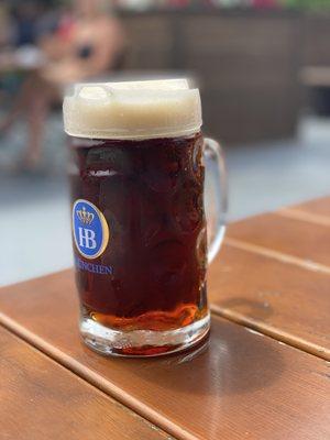 Hofbraü Dunkel Dunkel- Malt floral bouquet with notes of caramel. Roasted hoppy taste with a subtle malty finish.