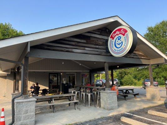 We found this lovely ice cream shop traveling the backroads home from Nashville.