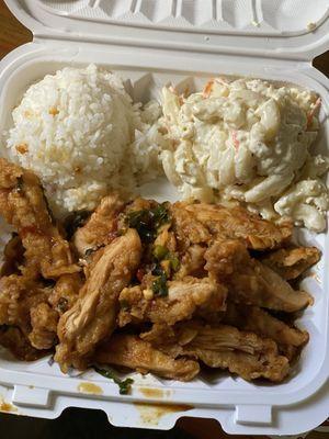 Medium Garlic Chicken with scoop rice and scoop Mac salad