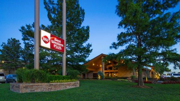 Best Western Plus Saddleback Inn & Conference Center