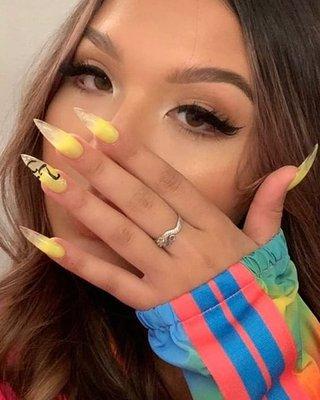 #clearpointednails #neonyellowombre #simplehandpainteddedigns