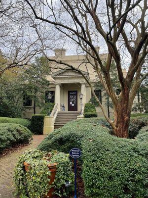 The front of the museum