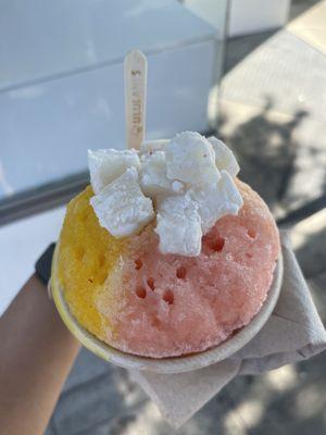 The sunset beach with macadamia nut ice cream and mochi