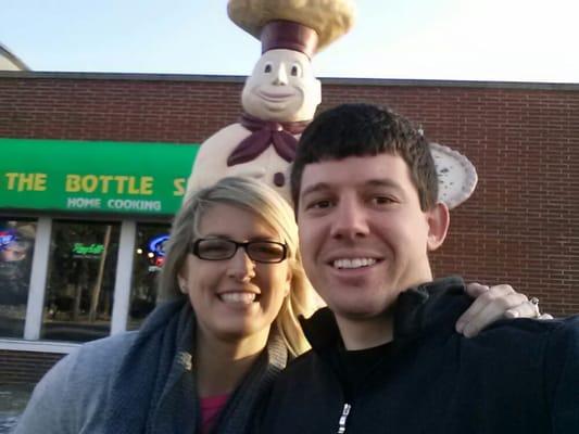 Tom and Amanda at the Bottle Shed on our way to the Chicago-Rockford Airport.