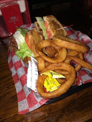 BLT with onion rings !!