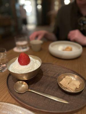 Strawberry bingsu