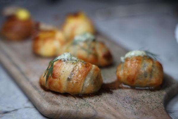 Croissant au escargot  : @andrewloves_