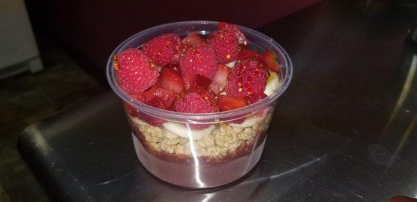 California Sunrise (Acai Bowl) -Banana -Strawberries - Raspberries - granola -coconut & honey