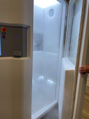 Cryotherapy chamber