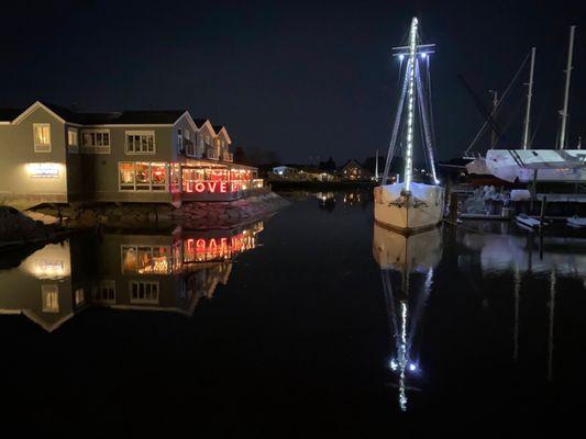 Boathouse Waterfront Hotel