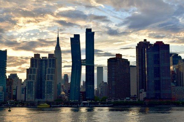 View from circle line cruise during sunset