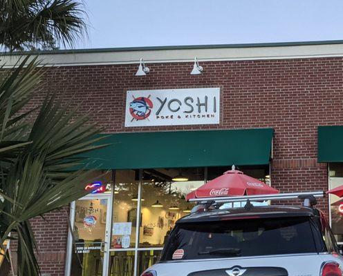 Yoshi Poke & Kitchen