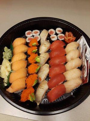 Nigiri and Gunkan Sushi Platter 36 (pieces)
 8 pieces Tuna Roll
 6 pieces yellow tail
 6 pieces white tuna
 6 pieces gunkan
 6 pieces salmon