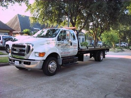 We offer Flatbed Towing