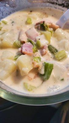 Clam chowder with bacon bits