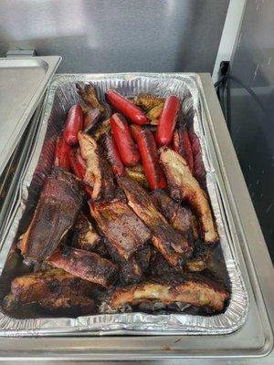 A platter of BBQ goodness!