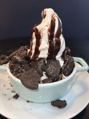 Warm cookie sundae