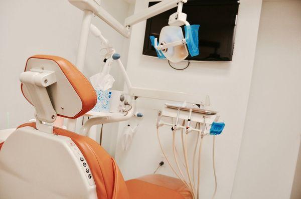 Our treatment rooms feature the latest in A-dec dental technology, furnished to your comfort.