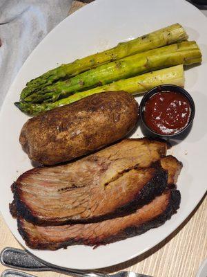 Brisket with asparagus and baked potato