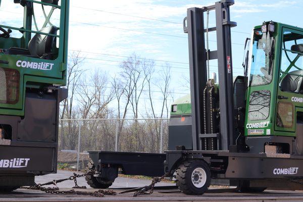 Combilift Sideloader forklifts improve efficiency. Handle long loads easily.