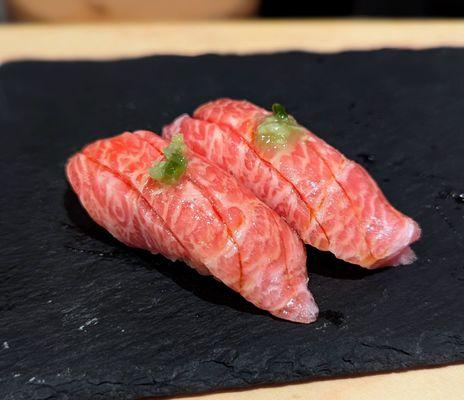 Toro nigiri