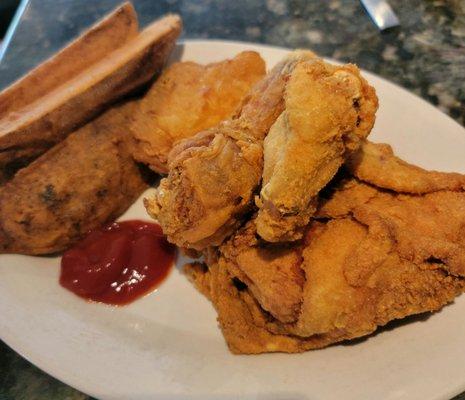 4-piece Fried Chicken dinner and Jo-jo's