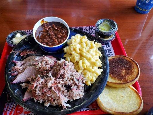 Combo plate w pulled pork, brisket, mac n cheese, baked beans