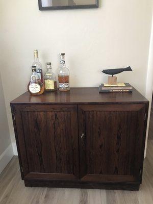 Bar cabinet