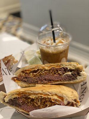 Pan con bistec and coffee yum!!!