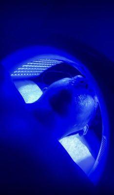 BLUE LIGHT THERAPY: 
 * Balances oil production
 * Kills acne causing bacteria 
 * Reduces inflammation 
 * Stimulates collagen