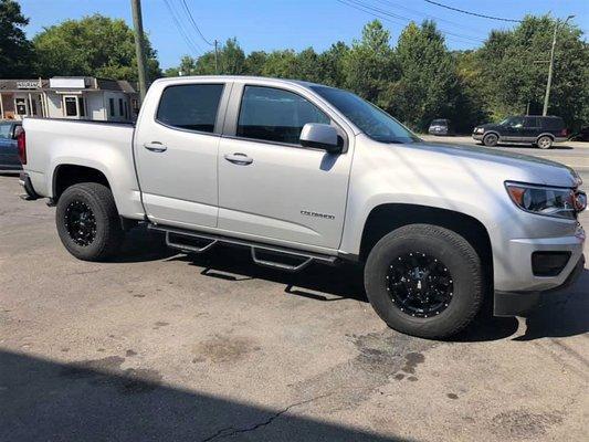 Custom wheels at Robinson Tire Company in Calhoun, GA.