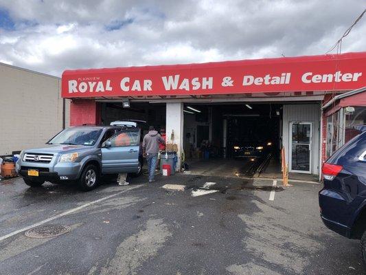 Best car wash in Long Island.