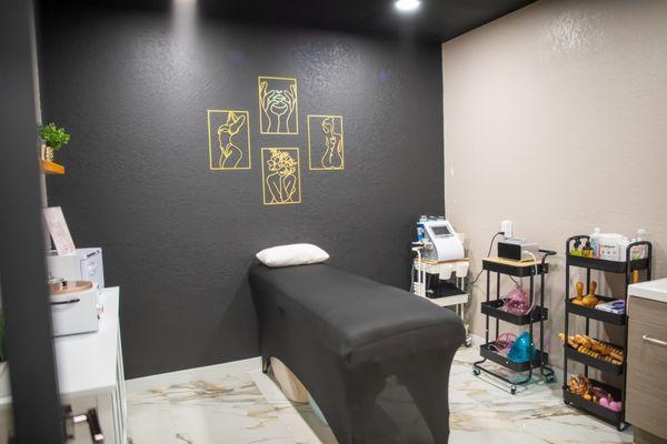 Waxing/body sculpting room