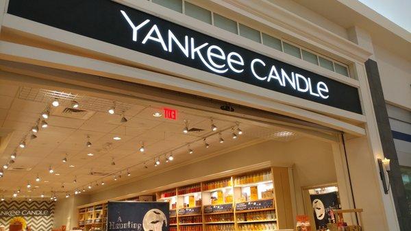 Yankee Candle in the Crabtree Valley Mall, Raleigh NC