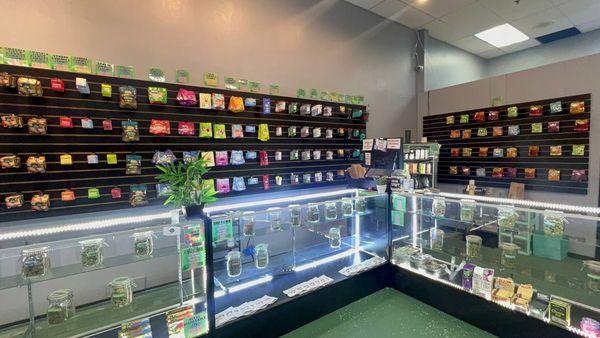 Club Green Dispensary
the Best in OC
Open daily 7am-1am
(949)309-4132
www.clubgreendispensary.com/