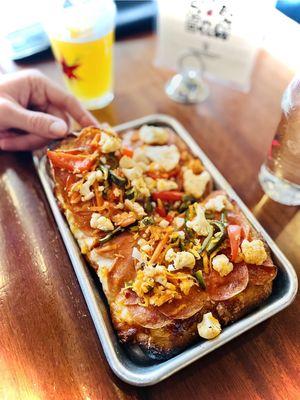 Happy hour pizza snack! Detroit style pan pizza with pepperoni & giardinera omggggggggg