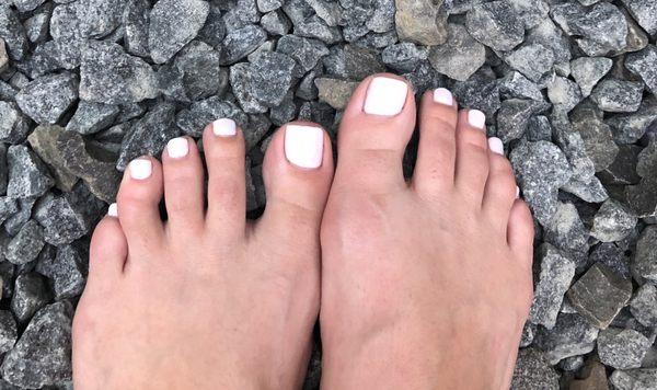 Gel pedicure