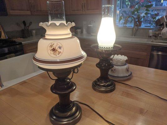 Pair of Quoizel lamps from 1970's. Colonial style  6"base diameter, lamp ht 17"