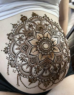 Pregnancy henna