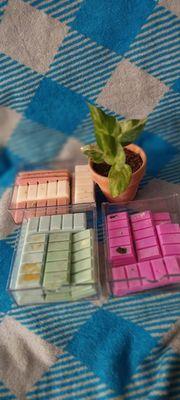 Scented wax snapbars

Eucalyptus and lavender
Rosemary and bergamot
Cinnamon and Vanilla