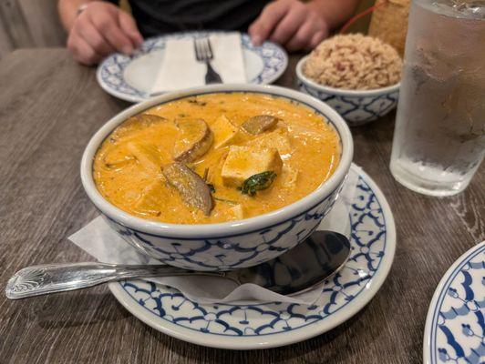 Red curry with tofu and brown rice